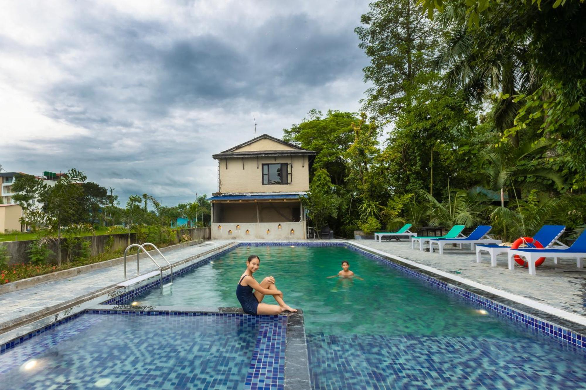 Hotel Parkside & Swimming Pool-Between Greenery And Azure ,Your Perfect Retreat 奇旺 外观 照片