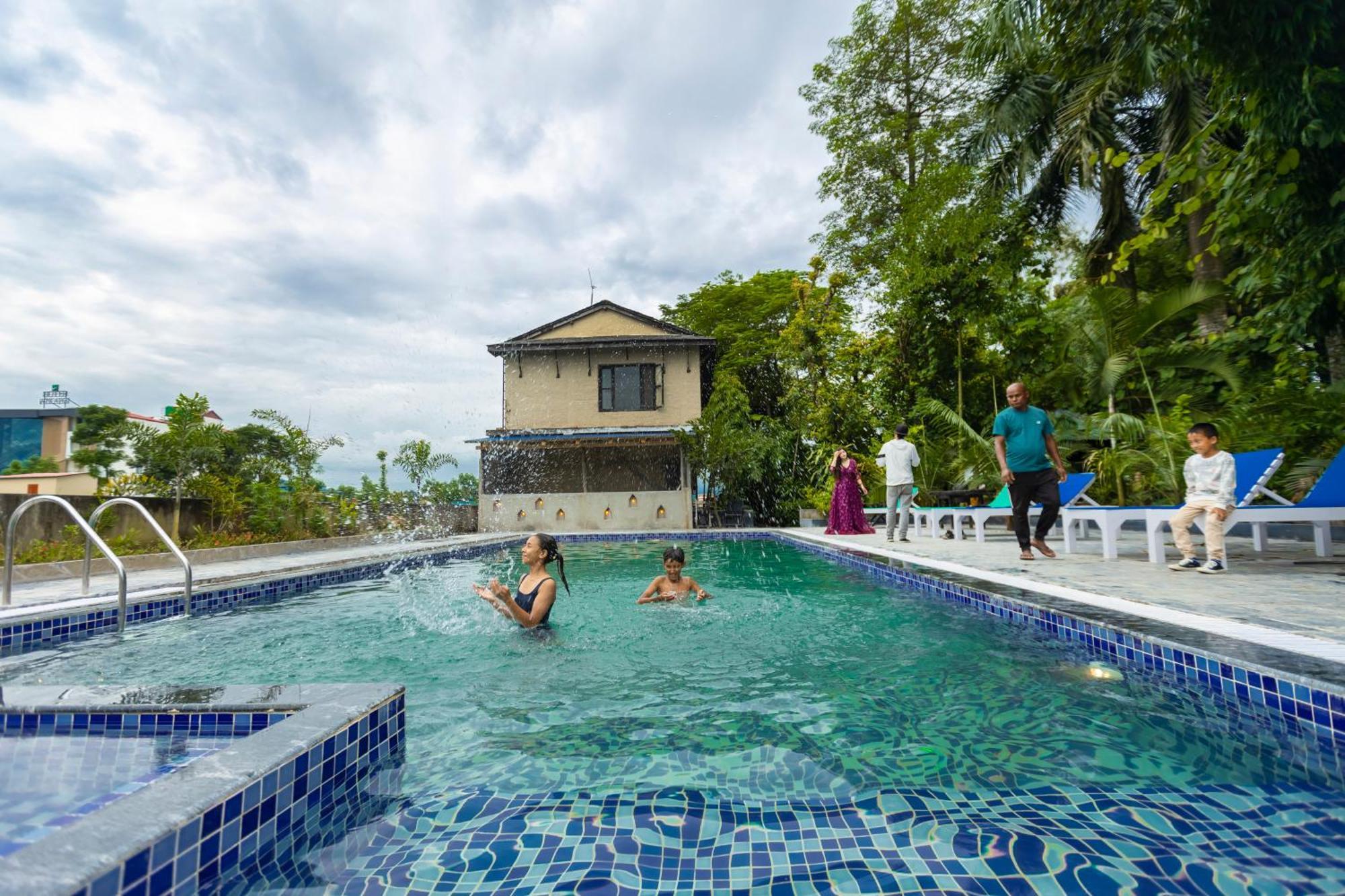 Hotel Parkside & Swimming Pool-Between Greenery And Azure ,Your Perfect Retreat 奇旺 外观 照片